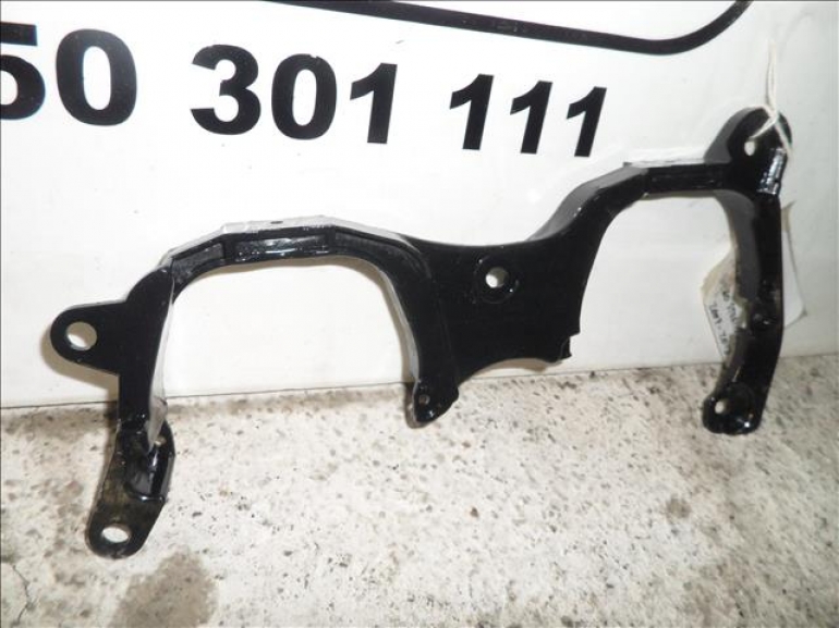 SOPORTE FARO DERECHO IVECO